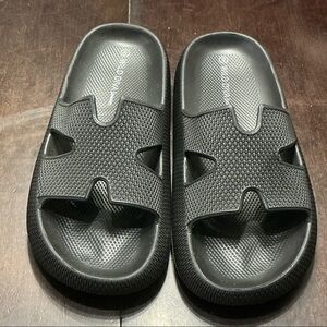 Wild Diva Black Slide Sandals